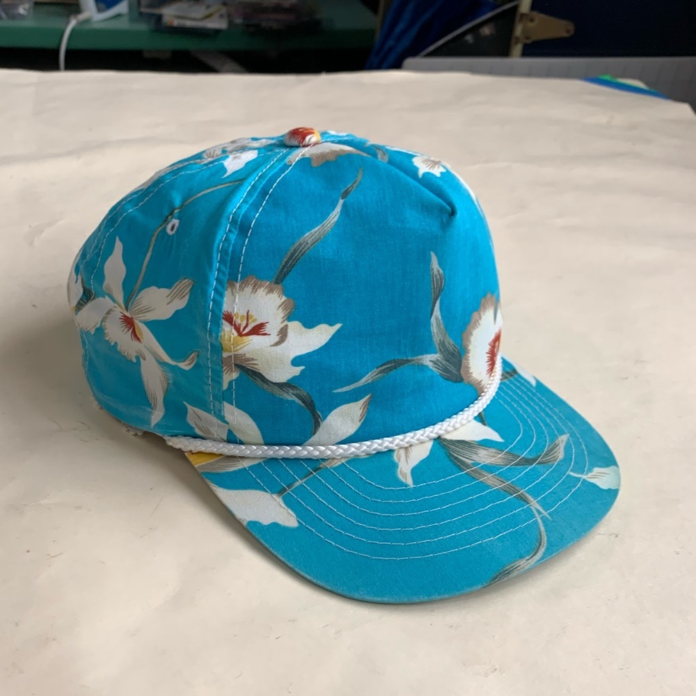 Vintage Hawaiian floral print snap back baseball cap, used like new condition